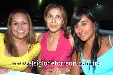 04082008
Marlen Mogollón, Laura Morales y Gabriela Miranda.