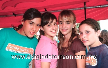 05082008
Clarisa Olvera, Sofía Gálvez, Consue y Regina Campa.