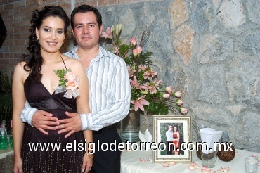 10082008
Karla Janet Rosales Salas y Néstor Gerardo Jaramillo Ochoa se casarán el sábado 11 de octubre de 2008