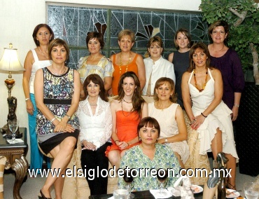 10082008
Valeria acompañada de Marcela Menéndez, Rhoda Morales, Rebeca Bustos, Alma Villalobos, Zoila Valdés, Alma Mora, Martha Díaz, Angelita Cárdenas, Pita Campa, Magdalena González y Sofía Abdo