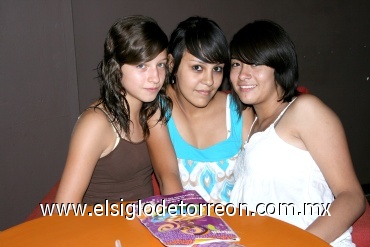 09082008
Mónica Zúñiga, Monse Núñez y Cristi Dinkel