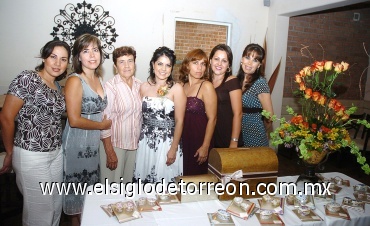 14082008
Esther junto a Carmen de Urquieta, María de Flores, Carmen de Acuña, Mely de Martínez, Sonia de Acuña y Margarita de Daccarett