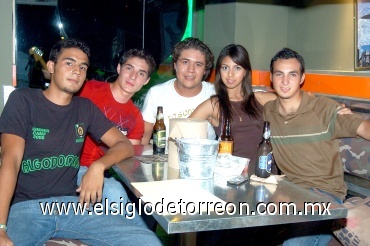 11082008
Jesús Nicolás Rauda, Paco Ortiz, Daniel Alvarado, Lizy Batres y Leonardo Pérez