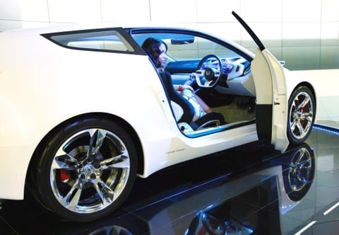 El nuevo Honda CR-Z, antecesor del CR-X, era un hatchback de bajo peso con motor eficiente y tamaño pequeño, la sensación de manejo es agradable y su interior muy cómodo, por lo que esperamos que la nueva versión; CR-Z, supere estas características.