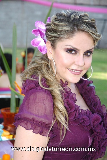 17082008
Verónica Esqueda Tello fue despedida de su vida de soltera
