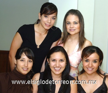 17082008
Karla y Daniela Villarreal, Denisse Gutiérrez, Helga Perches y Graciela del Villar