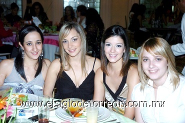 17082008
Sofía Villarreal, Angélica López, Claudia Rueda y Sofía Vega.