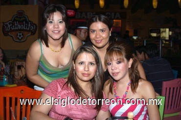 17082008
Cecy Vázquez, Abuy Puentes, Angy Arañaga y Érika Vázquez