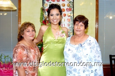 21082008
Diana con las organizadoras de su despedida Maye de Corpus e Hilda de Murillo