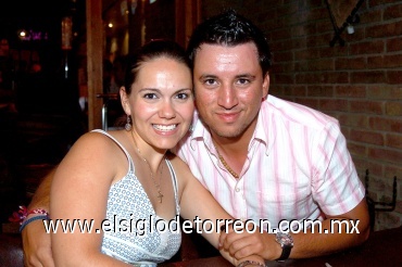 19082008
Angélica Torres y Sergio Vargas.