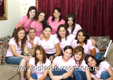 24082008
Mariana Ramírez, Yolanda Simental, Marcela Milán, Patricia Vega, Luisa Guerrero, Chelito Macías, Cinthia Lazalde, Sofía Sterling, Mayte Cota y Nelly de la Torre, acompañaron a las futuras novias