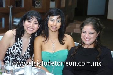 24082008
Martha Ochoa, Angélica Barroso y Lupita del Río.
