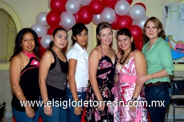 27082008
Guadalupe con sus amistades Mary Ríos, Nancy Bautista, Laura González, Valeria de la Cruz y Belén Saavedra