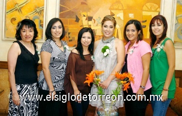 31082008
Carmen Margarita acompañada por Gloria Ramírez, Lea Alonso, Claudia García, Wendy Montiel y Carolina Estrada