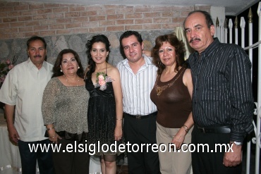 31082008
Karla y Néstor con sus padres Ignacio Rosales, Rosalinda Salas, María del Carmen Ochoa y Ángel Gerardo Jaramillo.