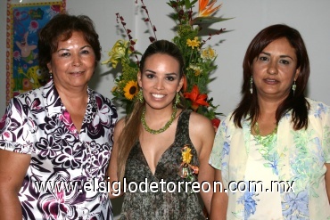 31082008
Miriam acompañada de su mamá Cristina Ibarra Hernández y de su futura suegra María del Socorro Rosales de Ríos