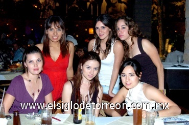 31082008
Diana Morales, Viridiana Reyes, Carolina Cueto, Maritere Ramírez, Ana Gaby Treviño y Lili Maldonado.