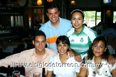 31082008
Miguel Nájera, Elizabeth de Hernández, Brenda Hernández, Mario Ibáñez y Martha Elisa Flores