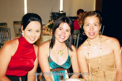 Ana Isabel Anaya de Piedras, Rosetta Urrutia de Teja y Elizabeth de Urrutia.