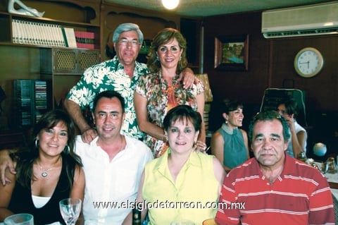 Pepe y Lupita Antunes, José Luis y Cristina Campos, Ely González y Raúl Méndez.