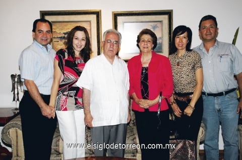 Adrian Salazar, Emma Nogueira de Salazar, Sr. Obispo José Guadalupe Galván Galindo, Graciela Nogueira, Gabriela de Escalante y José Escalante.