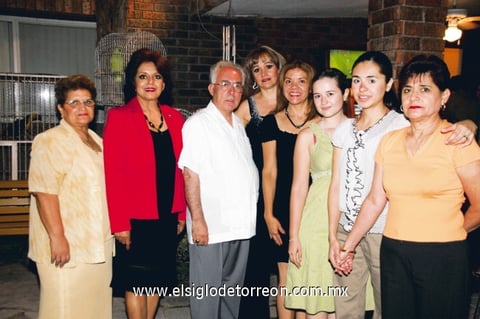Sr. Obispo José Guadalupe Galván Galindo, Caty de García, Brenda Basurto, Elsa Lucia Ochoa, María de los Ángeles Rodríguez, Aide Lee, Mayela Morales y María Mijares Solares.