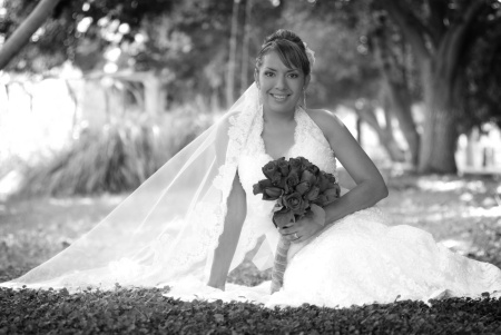 Lic. Alma Lilia López Martínez, el día que unió su vida con el Ing. Gonzalo Carano Flores. 

Estudio Morán