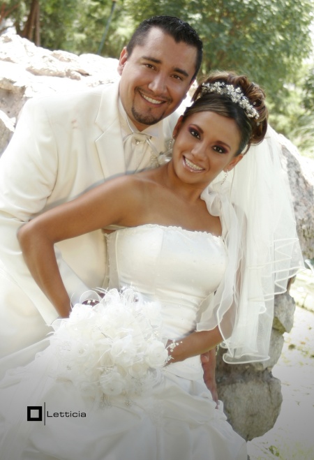 Sr. José Francisco René García Soto y Srita. Abigaíl Mendoza Herrera unieron sus vidas en sagrado matrimonio en la Catedral del Carmen el sábado 19 de julio de 2008. 

Estudio Letticia