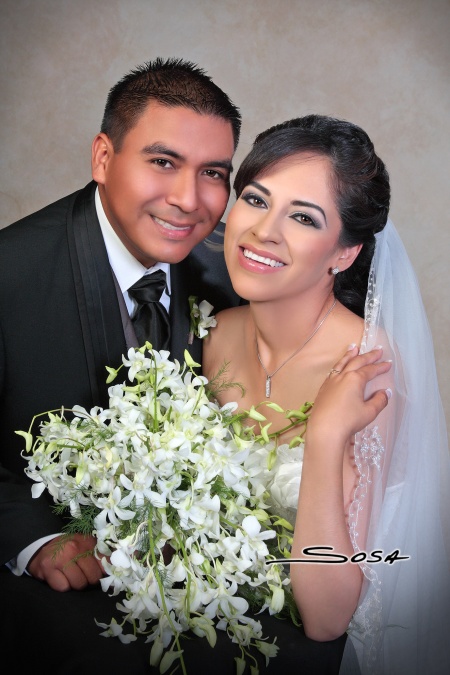 Sr. José Adalberto Bernal Millán y Srita. Liliana Vázquez del Río contrajeron matrimonio en la parroquia de La Sagrada Familia el sábado 26 de julio de 2008.

Studio Sosa