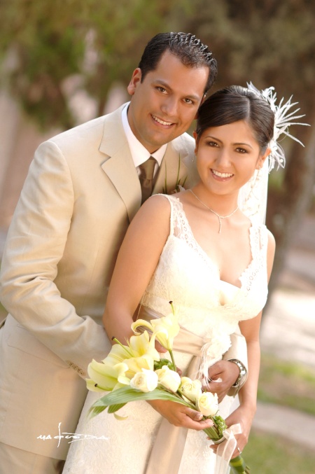 Sr. Alejandro  Cortinas del Río y Srita. Mayela Saad Márquez y  unieron  sus vidas en sagrado matrimonio en la parroquia de San Pedro Apóstol, el sábado dos de agosto de 2008. 

Estudio Carlos Maqueda
