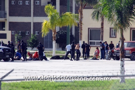En rueda de prensa, el alcalde dio a conocer el cese de Castellanos y el inicio de una investigación, aunque dijo ignorar quién movilizó a los agentes.