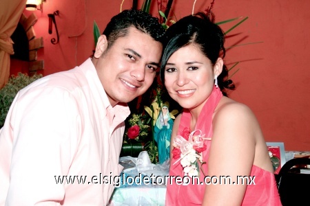 02092008
María Guadalupe Holguín Hernández unirá su vida en matrimonio con Édgar Jesús Castro Fernández.