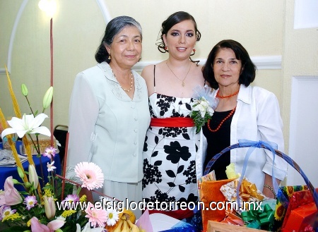 06092008
Cristy en la compañía de Isabel Chavarría de Román y Francisca Soto de Ramos