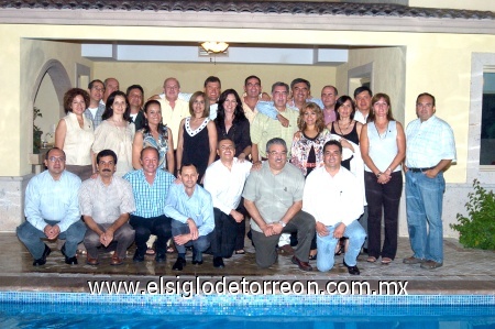04092008
Ex alumnos del Tec de Monterrey, de varias carreras profesionales, celebraron el 25 aniversario de su graduación