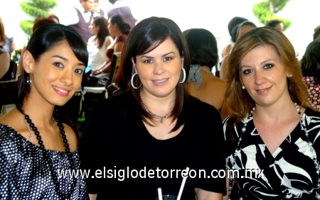 05092008
Karla Wong, Analú Aranzábal de Gómez y Yolanda Fernández Estrada