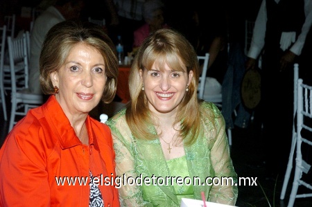 07092008
Consuelo Fernández y Jossie Iriarte.