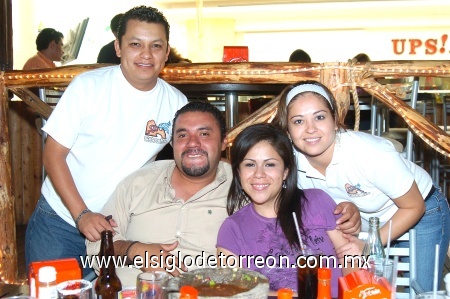 07092008
Daniel García, Iván Chimal, Marcela Carlos y Wendy Bravo.