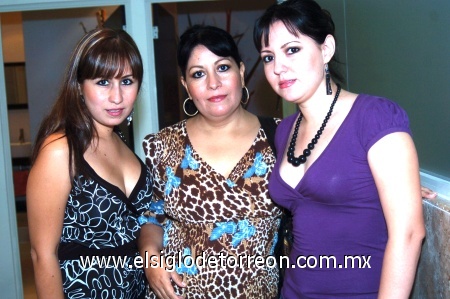 08092008
Claudia Garza, Paty de Tumoine y Liz Tumoine.