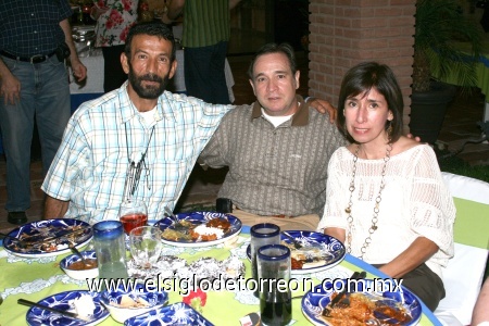 09092008
Ernesto Martínez, Manuel Alba y Martha Alba.