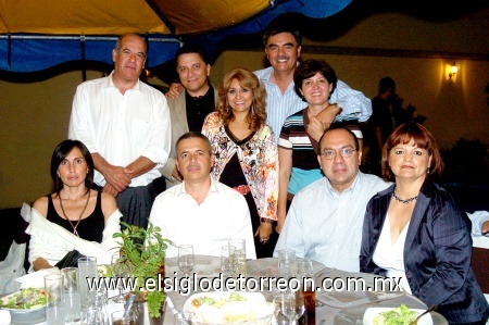 10092008
Lázaro Hernández, Eréndira González de Hernández, Rogelio Ramos, Lucía Morales de Ramos, Roberto Aragón, Patricia Díaz de Aragón,  Guillermo González, Jesús Tumoine y Lola de Tumoine