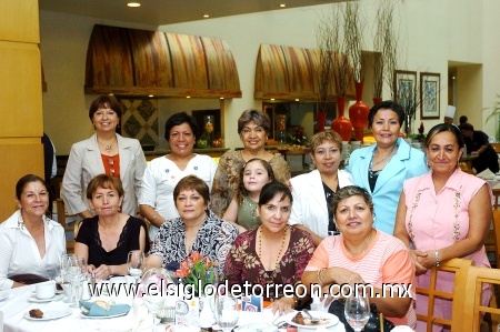 11092008
Sofía Rivera y María Elena Díaz festejaron sus respectivos cumpleaños en compañía de amistades