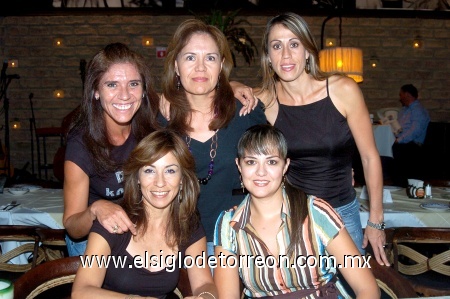 10092008
Lulú Villarreal, Betty Aragón, Angélica Villarreal, Gaby Marmolejo y Brenda Castellano
