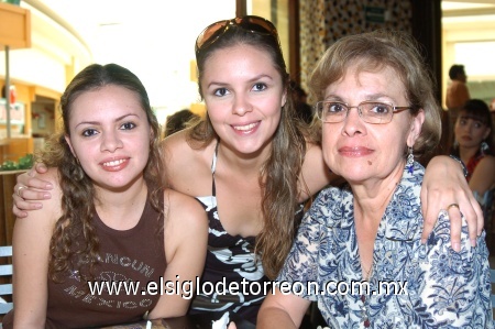 10092008
Rosario Goytia, Liliana y Rosario Olague