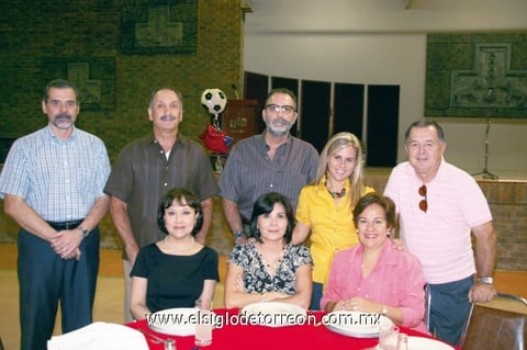 Heriberto Méndez, Jorge Garza Díaz, Alma de Garza, Gerardo Garza, Patricia de Garza, Cecilia Gutiérrez, Lupita de Gutiérrez y Omar Gutiérrez.
