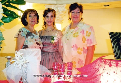 Alejandra Ramírez de Gómez, Valeria Gómez Ramírez y Oliva Martínez de Martín.