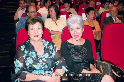 Carmen de Leal y Marisa Rodríguez.