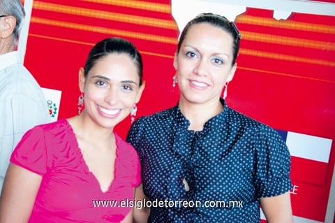 Sofía Ceniceros y Maricarmen Reyes.