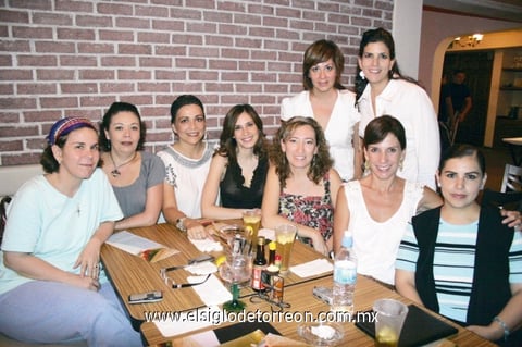 Luly Román, Patty Espadas, Anelise Anhert, Pili Arreola, Marcela Gómez, María Luisa Baille, Sofía Hernández, Mariana Viesca y Laura Sleiman.