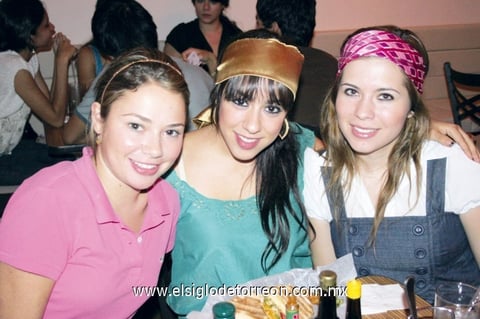 Mónica Cárdenas, Izhar Giacomán y Araceli Martínez.