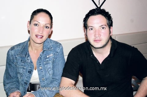 Lorena y Chyel Hernández de la Vega.